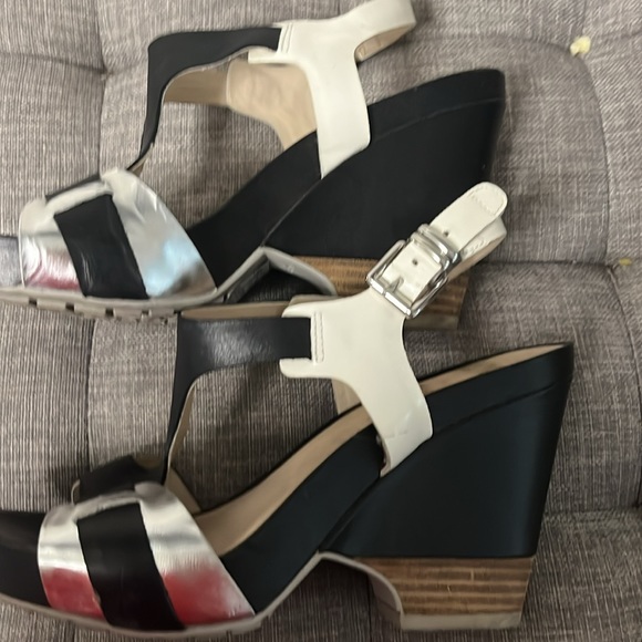 Clark’s heels - Picture 2 of 4